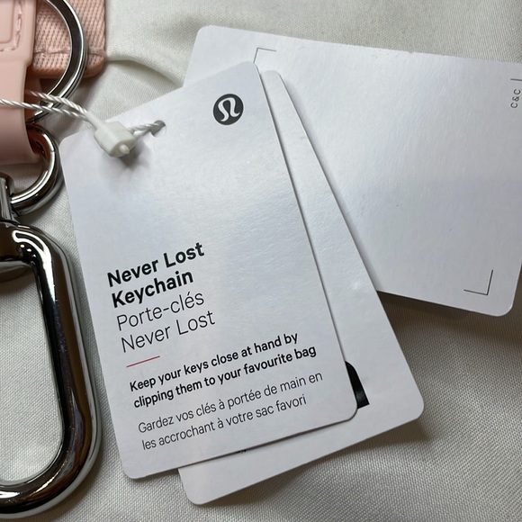 NWT Lululemon Never Lost Keychain Wordmark - Picture 2 of 3